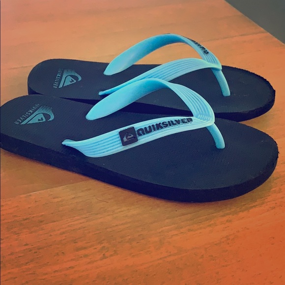 boys quicksilver flip flops